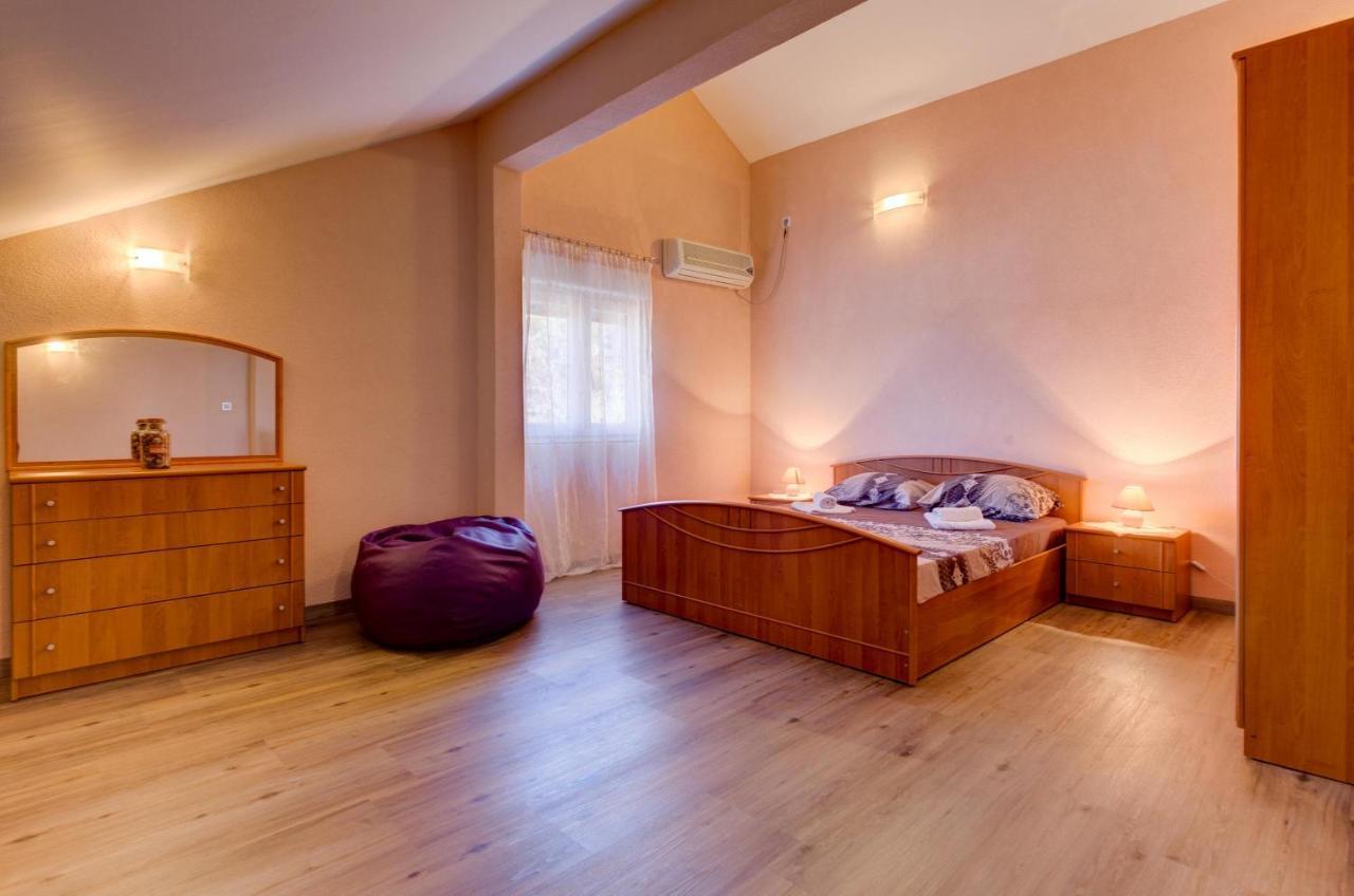 Apartments Vesna Tivat Buitenkant foto