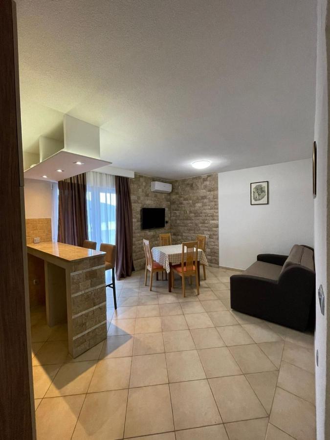 Apartments Vesna Tivat Buitenkant foto
